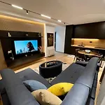 Queens Luxury Apartments Tirana