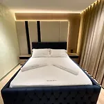 Queens Luxury Apartments Tirana