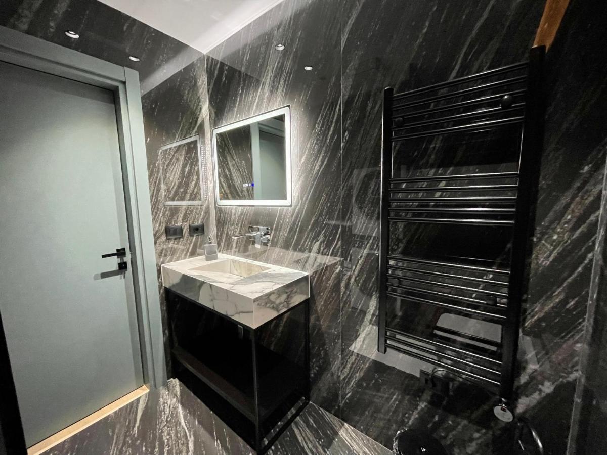 Apartment Queens Luxury Tirana