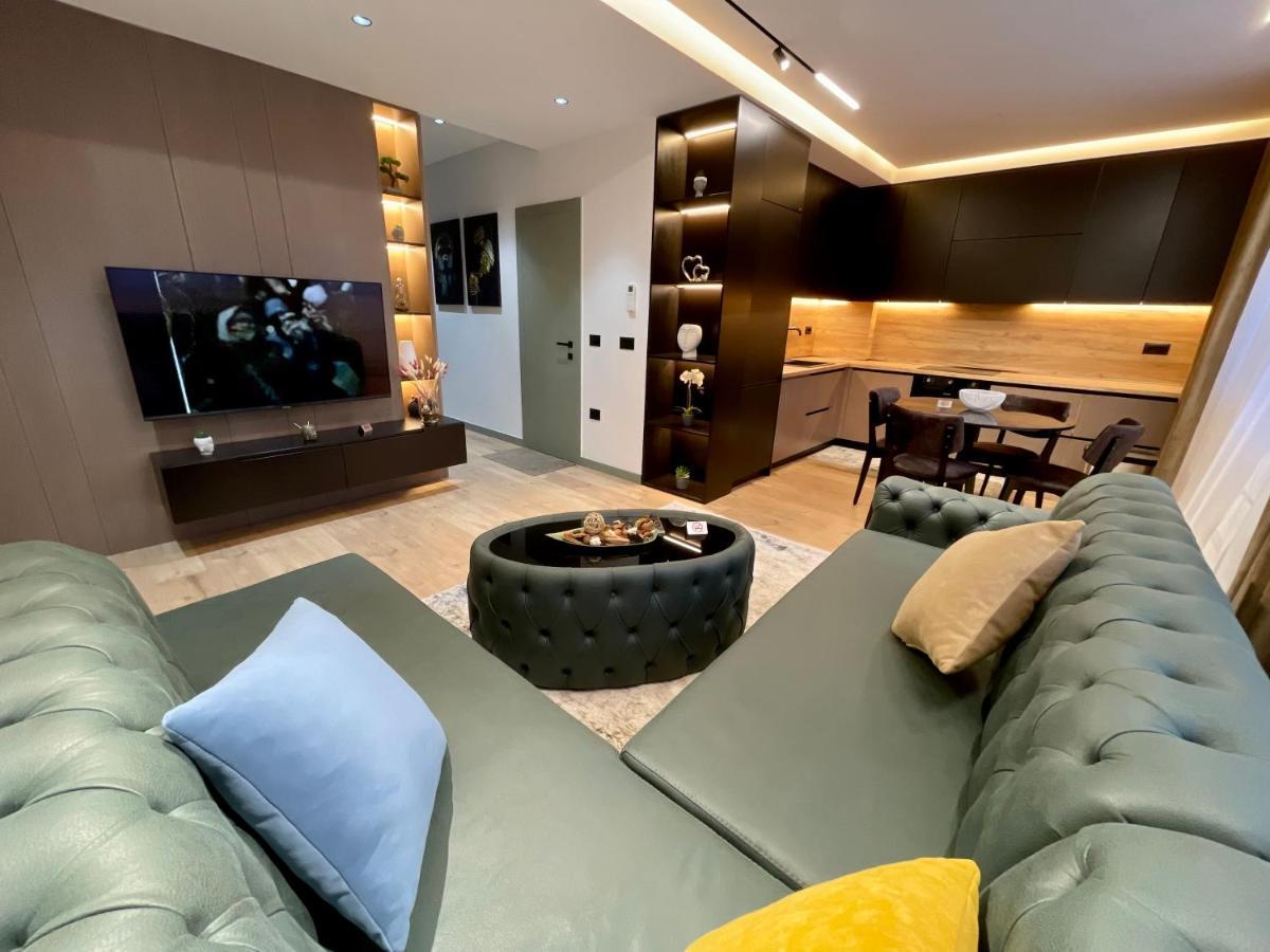 Queens Luxury Apartment Tirana