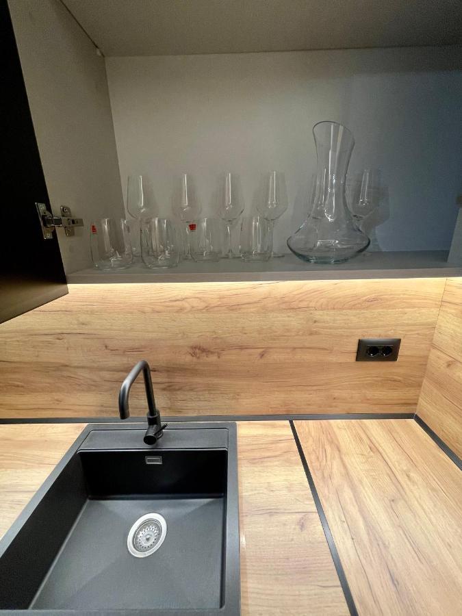 Queens Luxury Apartment Tirana